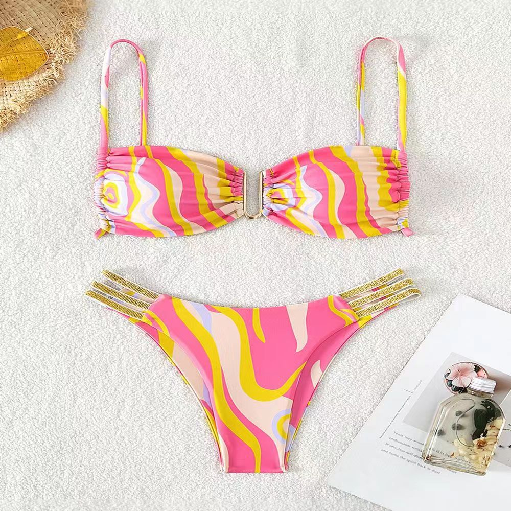 Damen Triangel-Bikini mit elegantem Raffungseffekt und modischen Akzenten Echo Archiv