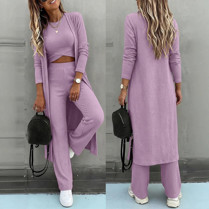Damen Dreiteiliges Rippstrick-Loungewear-Set mit Longcardigan, bauchfreiem Top und weiter Palazzohose – Élanora