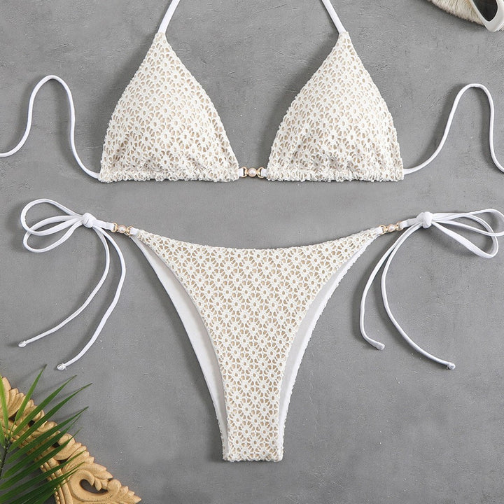 Damen Triangel-Bikini mit filigranem Blumendesign und charmanten Schleifen Echo Archiv