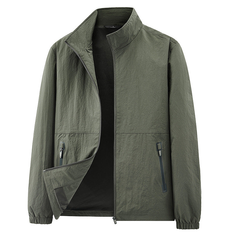 Herren Minimalistische Funktionsjacke mit Stehkragen, atmungsaktivem Meshfutter und wasserabweisenden Reißverschlüssen Echo Archiv