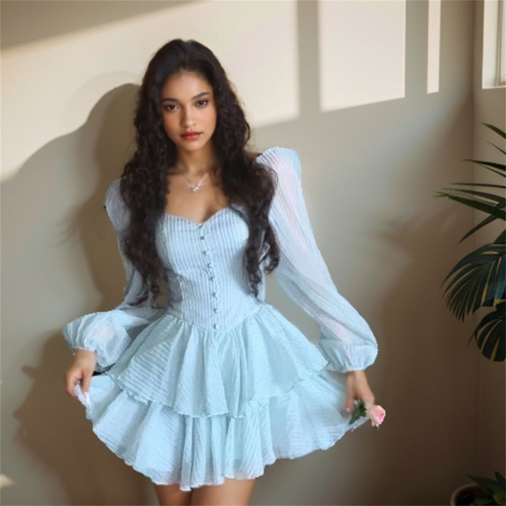 Damen Schulterfreies Stufen-Minikleid mit Knopfleiste Echoarchiv
