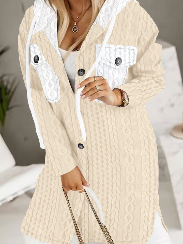Damen Longline-Strickmantel mit Kapuze, Zierknöpfen und Kontrasttaschen – Montévia