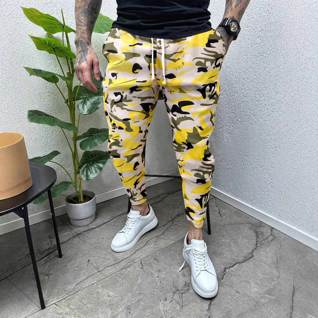 Herren Jogging-Hosen im modernen Camouflage-Stil Echoarchiv
