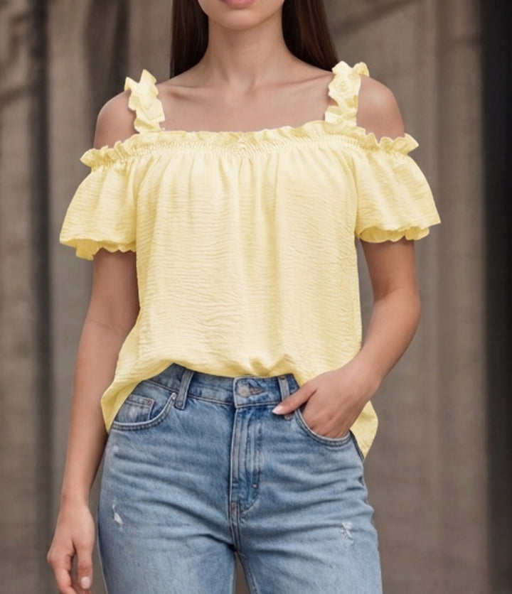 Damen Schulterfreies Crinkle-Top mit Smok-Bandeau, Rüschen‑Trägern und Flügelärmeln Echo Archiv