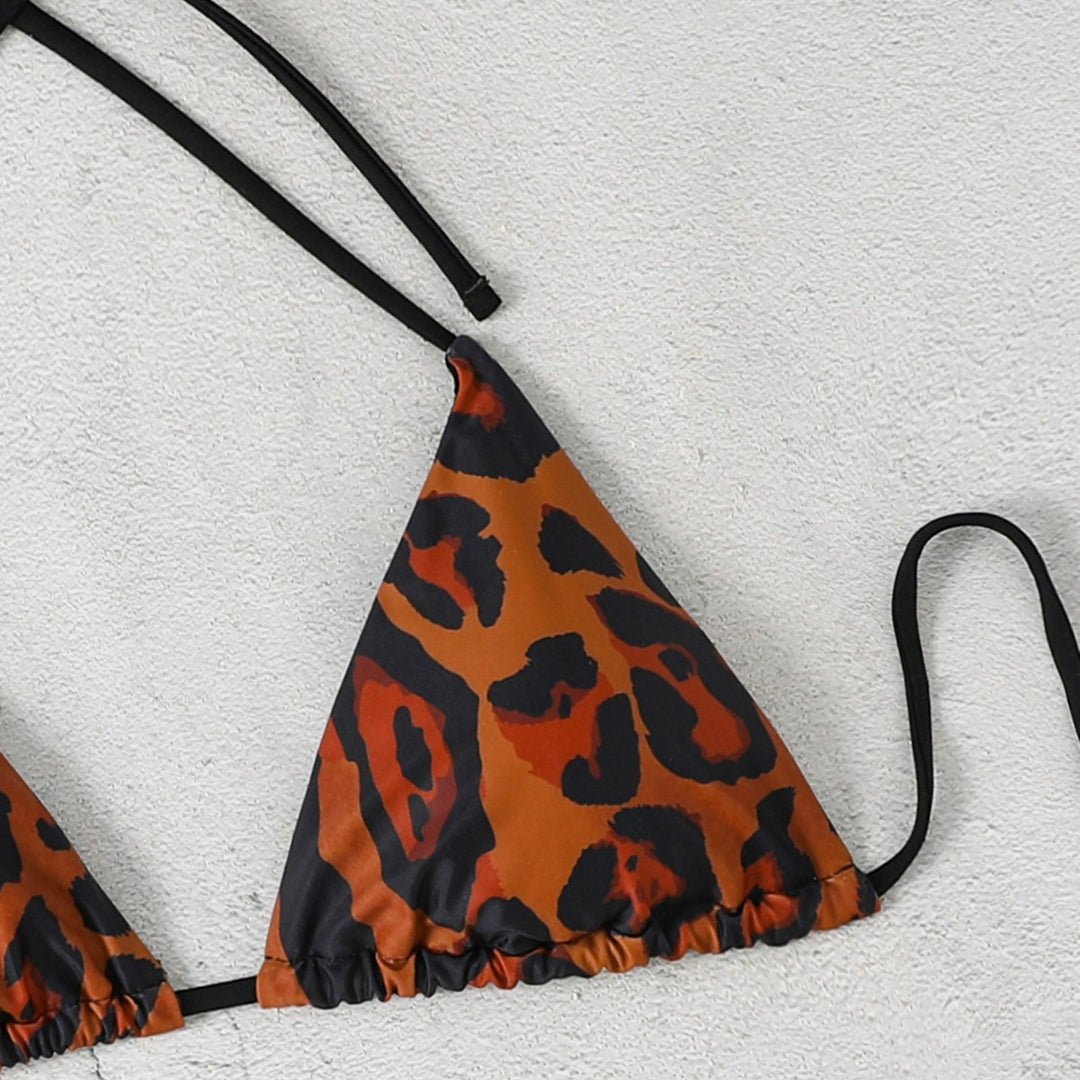 Damen Triangel-Bikini mit hochgeschnittenem Unterteil und animalischem Muster Echo Archiv