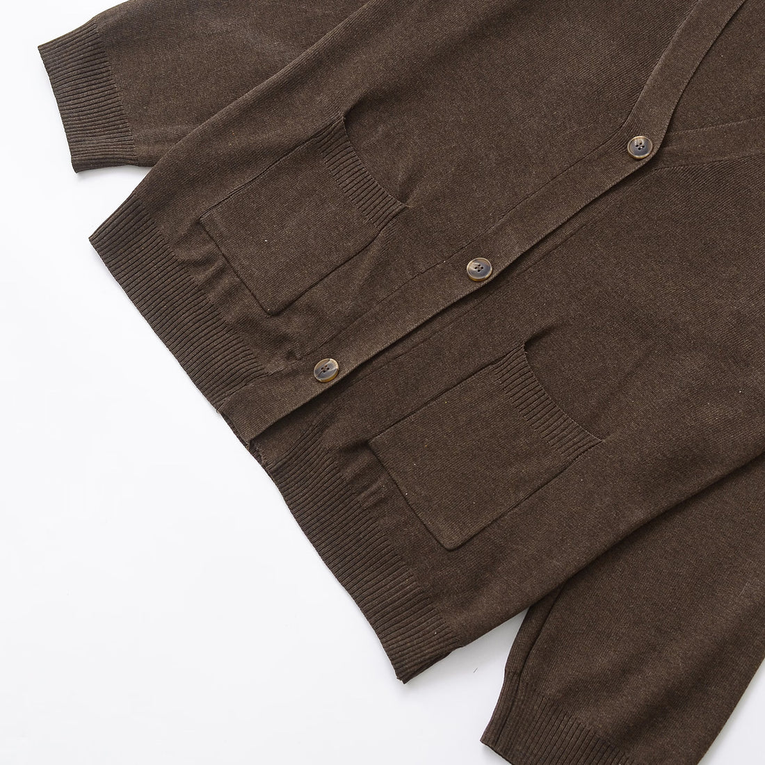 Damen Oversize Strickcardigan mit V‑Ausschnitt und aufgesetzten Taschen Echoarchiv