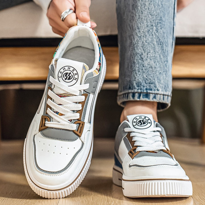 Herren stylische Plateausneaker mit gepolstertem Schaftkragen, geprägten Overlays und griffiger Plattformsohle – Norré