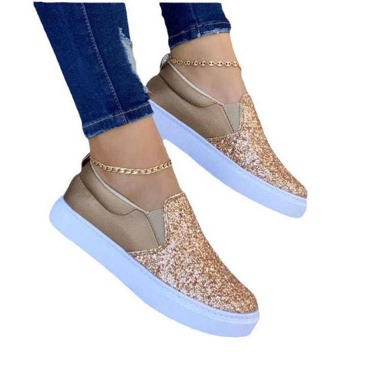 Damen Slip-On Plateau-Sneaker mit Glitzerfront, gepolstertem Fersenbereich und weißer Profilsohle – Névara