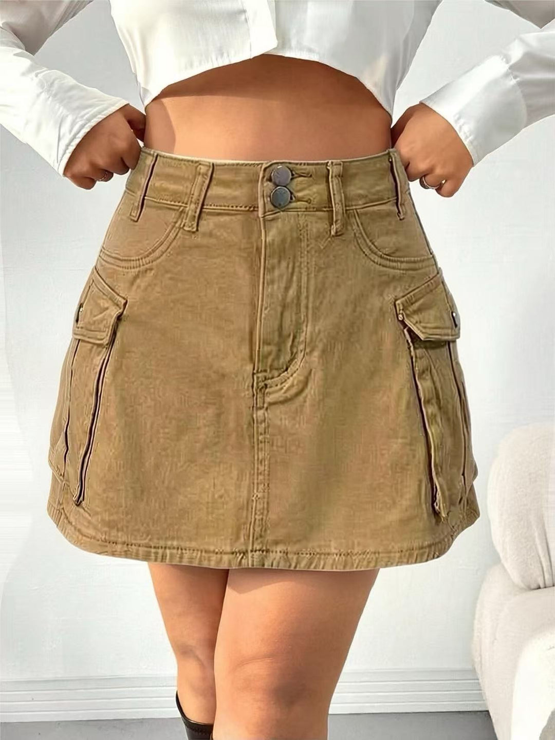 Damen Denim-Minirock mit aufgesetzten Taschen und modernen Details Echo Archiv