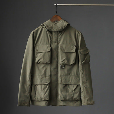 Herren urbane Feldjacke mit Mehrfach‑Taschen, windabweisender Oberfläche und verdeckter Kapuze Echo Archiv