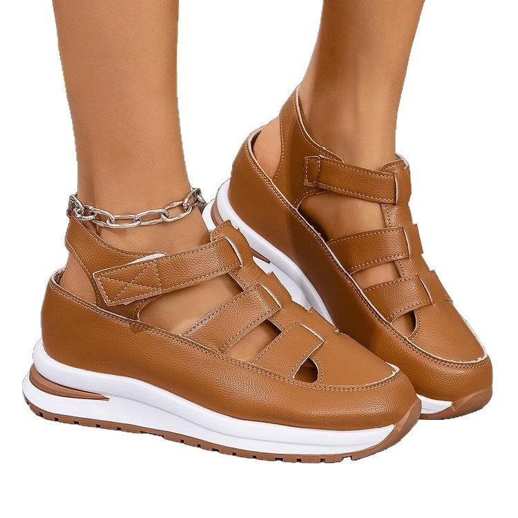 Damen  sportliche Plateaupantoletten mit verstellbarem Klettverschluss, atmungsaktiven Cut-Outs und dämpfender EVA-Laufsohle Echo Archiv