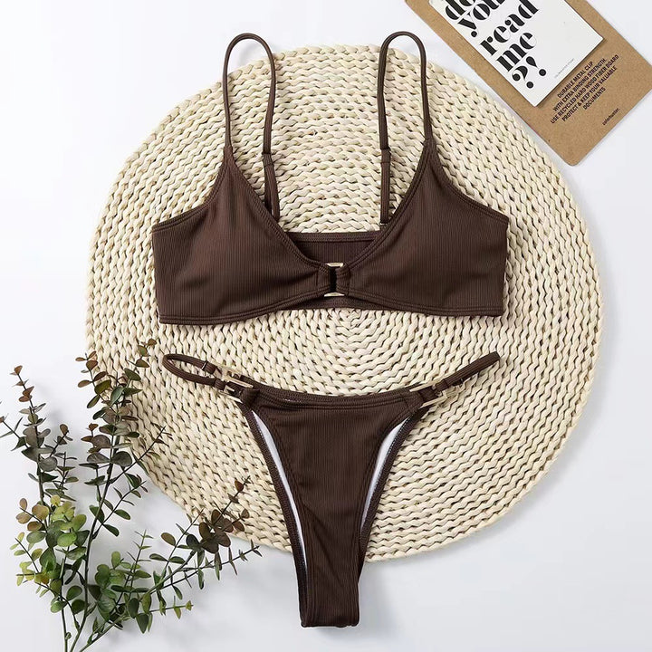 Damen Triangel-Bikini mit raffiniertem Halterdesign und elegantem Goldverschluss Echo Archiv