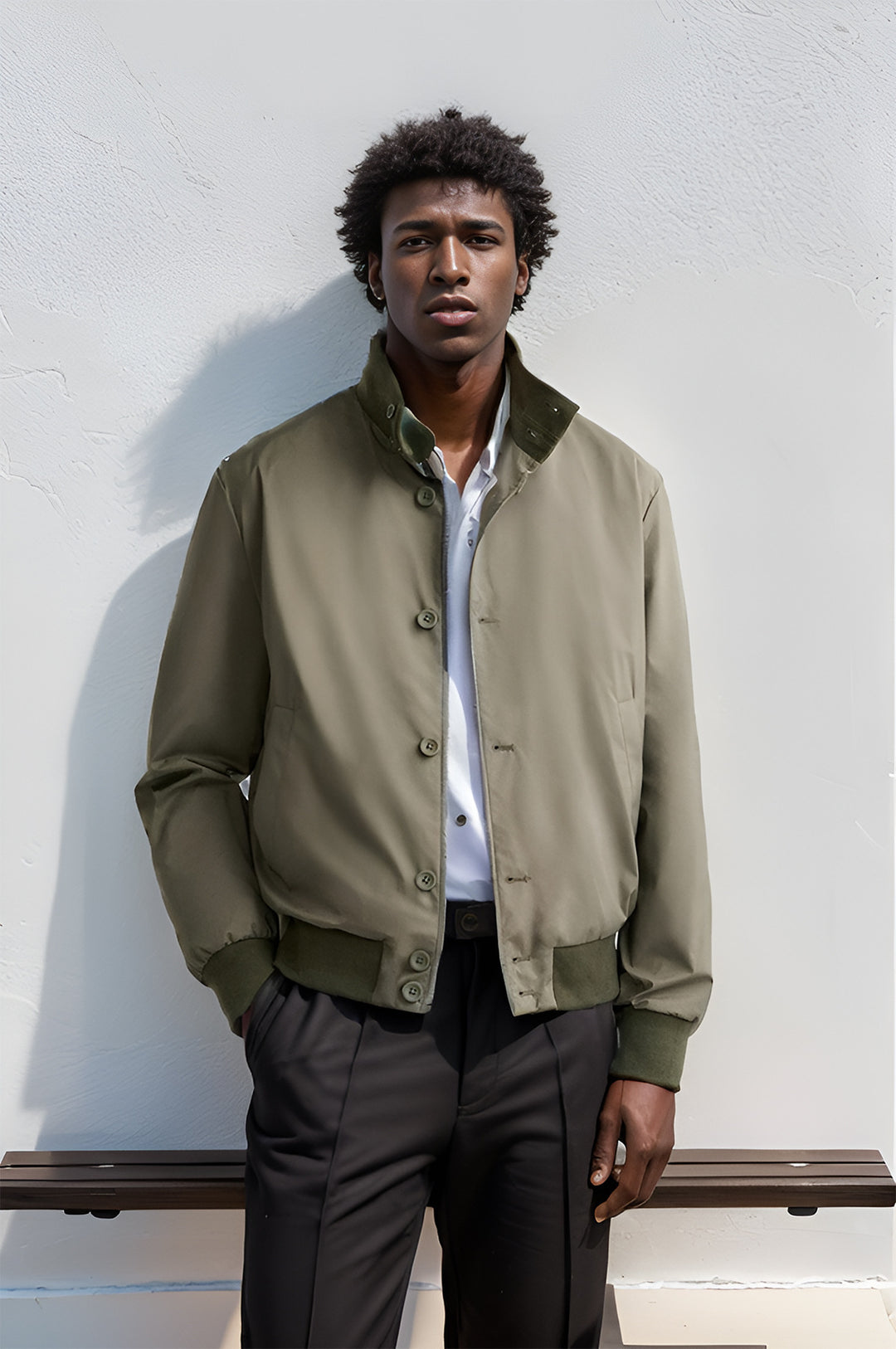 Herren modische Freizeitjacke mit schützendem Hochkragen und praktischen Taschen Echoarchiv