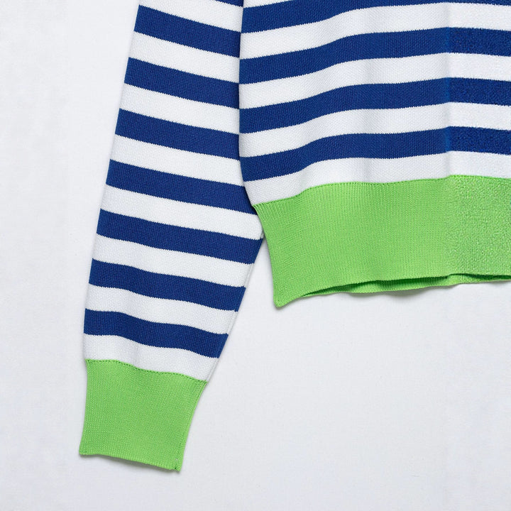 Damen Gestreifter Polo‑Pullover mit V‑Ausschnitt, weitem Rumpf und kontrastierenden Bündchen Echoarchiv