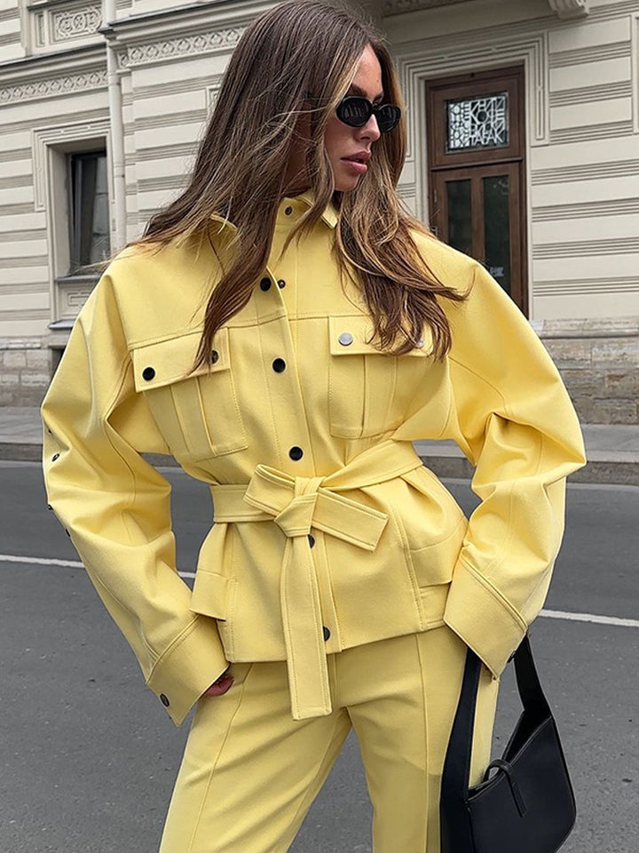 Damen Utility-Blazer mit Bindegürtel und hochtaillierter Bundhose Echoarchiv
