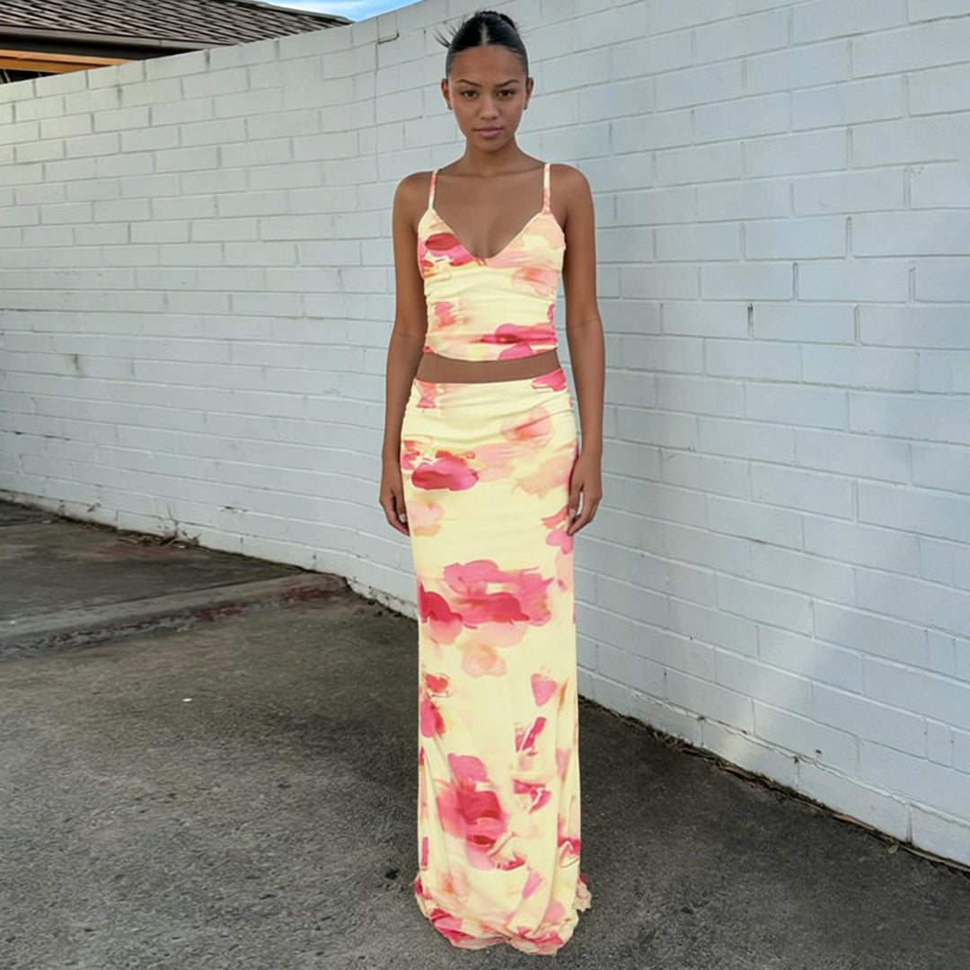 Damen Elegantes Blumenkleid mit schmaler Silhouette und Spaghetti-Trägern Echo Archiv