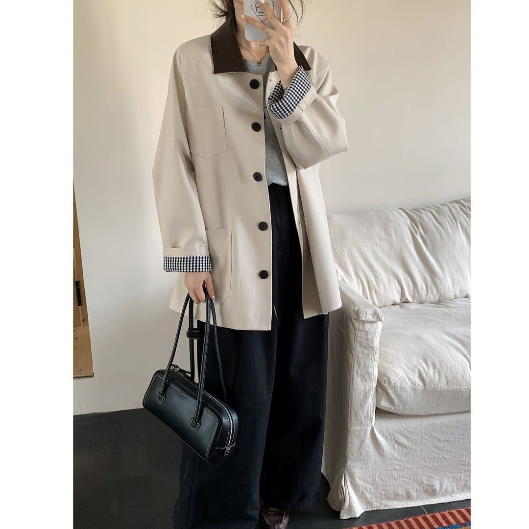 Damen Oversize Kurzjacke im Trenchstil mit Lederoptik-Kragen und karierten Umschlagmanschetten Echoarchiv