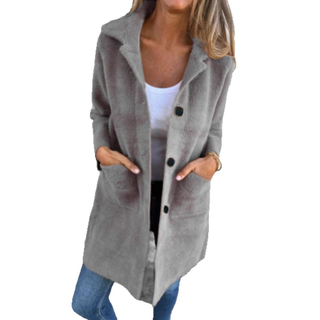 Damen Teddy-Mantel mit Oversize-Kragen, dekorativen Knöpfen und Eingrifftaschen – Montévia