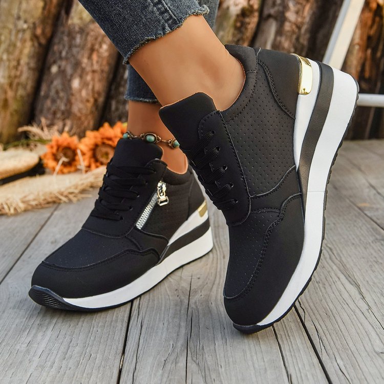 Damen Keil-Sneaker mit seitlichem Reißverschluss, perforiertem Obermaterial und ergonomischem Plateau-Fußbett Echo Archiv
