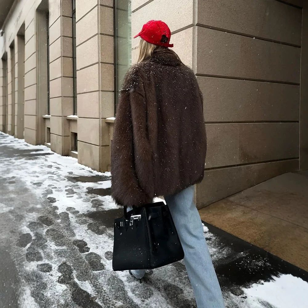 Damen Kurz geschnittener Faux‑Fur‑Mantel mit Boxy‑Silhouette und Stehkragen Echo Archiv