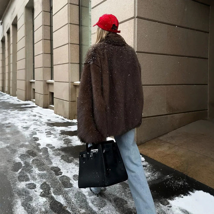 Damen Kurz geschnittener Faux‑Fur‑Mantel mit Boxy‑Silhouette und Stehkragen Echo Archiv