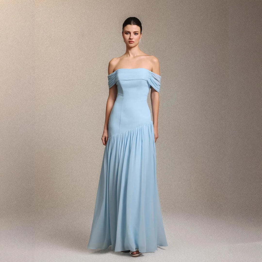 Damen Elegantes schulterfreies Maxikleid mit drapierten Details Echo Archiv