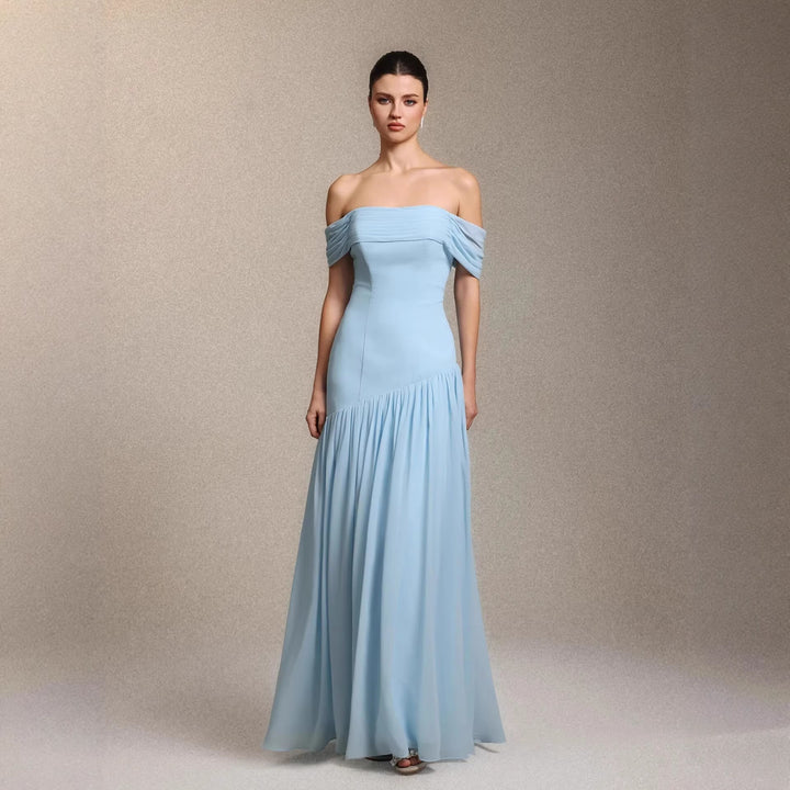 Damen Elegantes schulterfreies Maxikleid mit drapierten Details Echo Archiv
