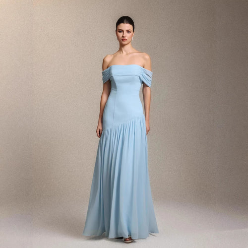 Damen Elegantes schulterfreies Maxikleid mit drapierten Details Echo Archiv