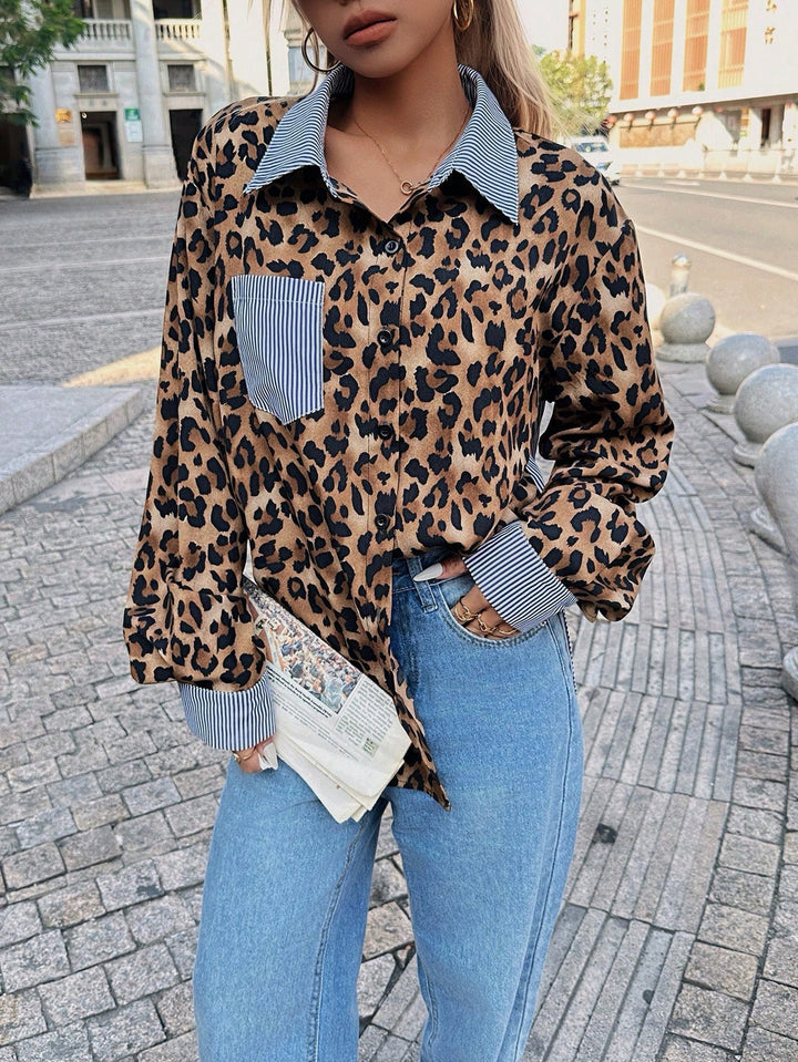 Damen Oversize-Hemdbluse mit Nadelstreifen und Leoprint-Details – Élovi