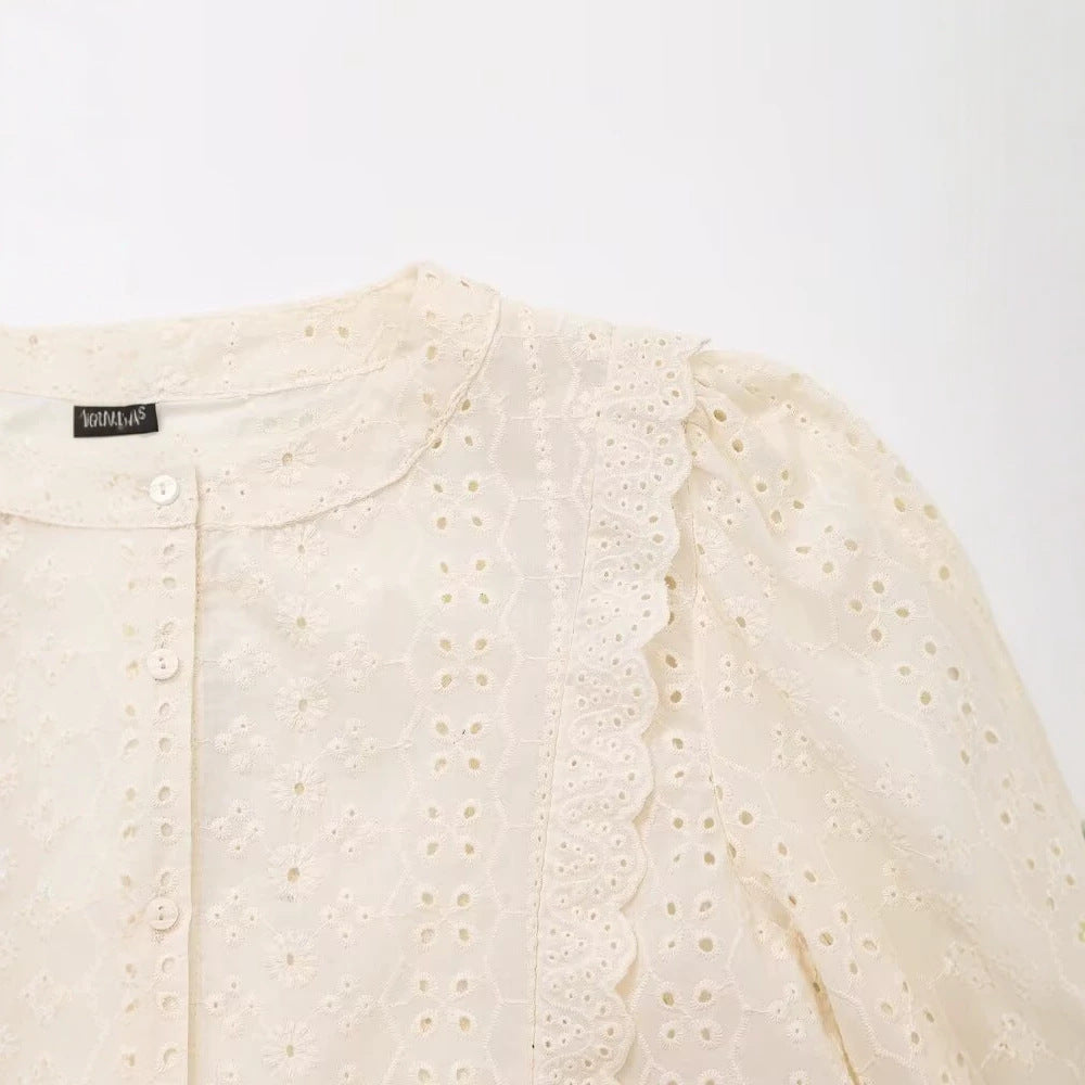 Damen Broderie‑Anglaise Bluse mit Rundausschnitt, Ballonärmeln und Spitzenbesatz Echoarchiv