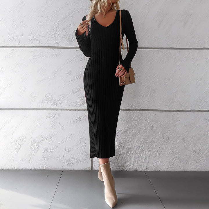 Damen tailliertes Rippstrick-Midikleid mit tiefem V-Ausschnitt, figurformender Nahtführung und langen Ärmeln – Élara
