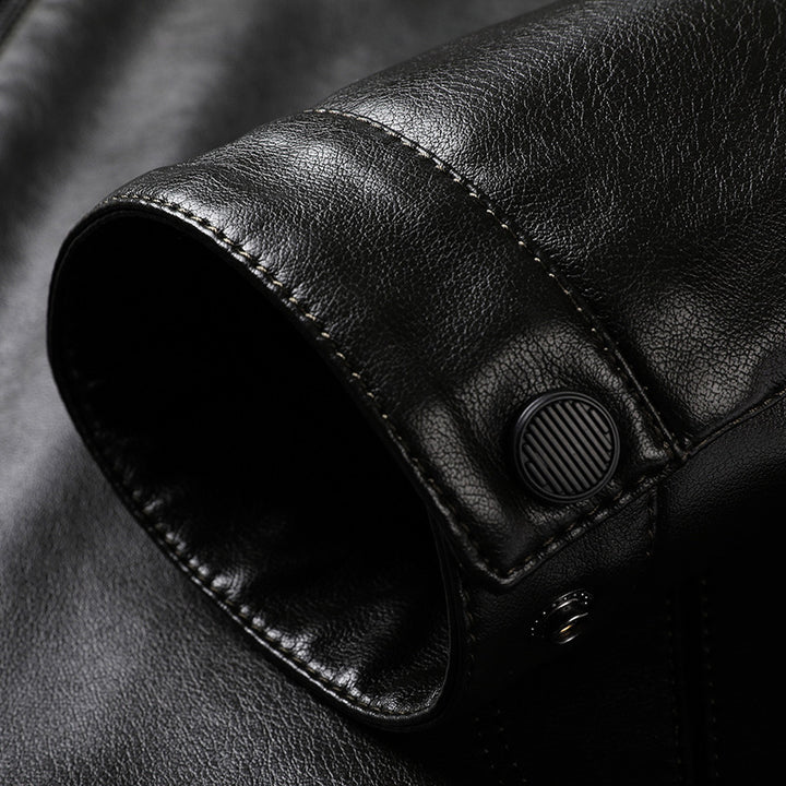 Herren Glatt-Lederimitat Zipjacke im Hemdkragenstil mit minimalistischer Nahtführung Echoarchiv