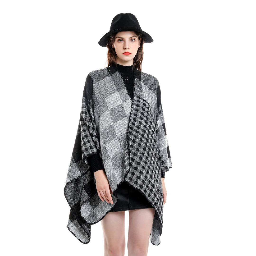 Damen Oversize-Umhang im Karomix aus Wollmix mit Häkelsaum Echo Archiv