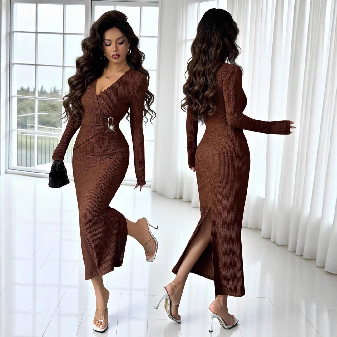 Damen nan tailliertes Wickelkleid mit V-Ausschnitt, strukturierter Knitteroptik und dekorativer Gürtelschließe Echo Archiv