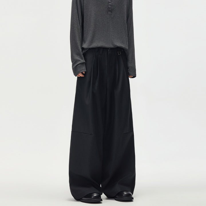 Herren Weite Plissierte High-Waist Anzughose mit Utility-Gürtel Echo Archiv