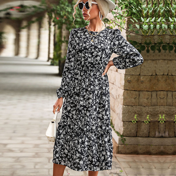 Damen Midikleid mit taillierter Silhouette, Perlen-Schnallen-Gürtel und Stufenrock – Élara