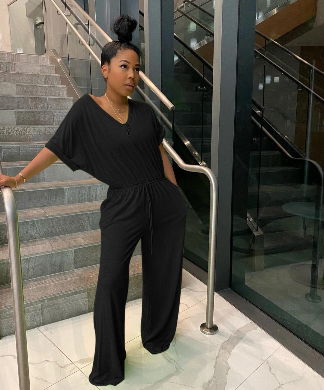 Echoarchiv | V-Ausschnitt Jumpsuit für Frauen Jane