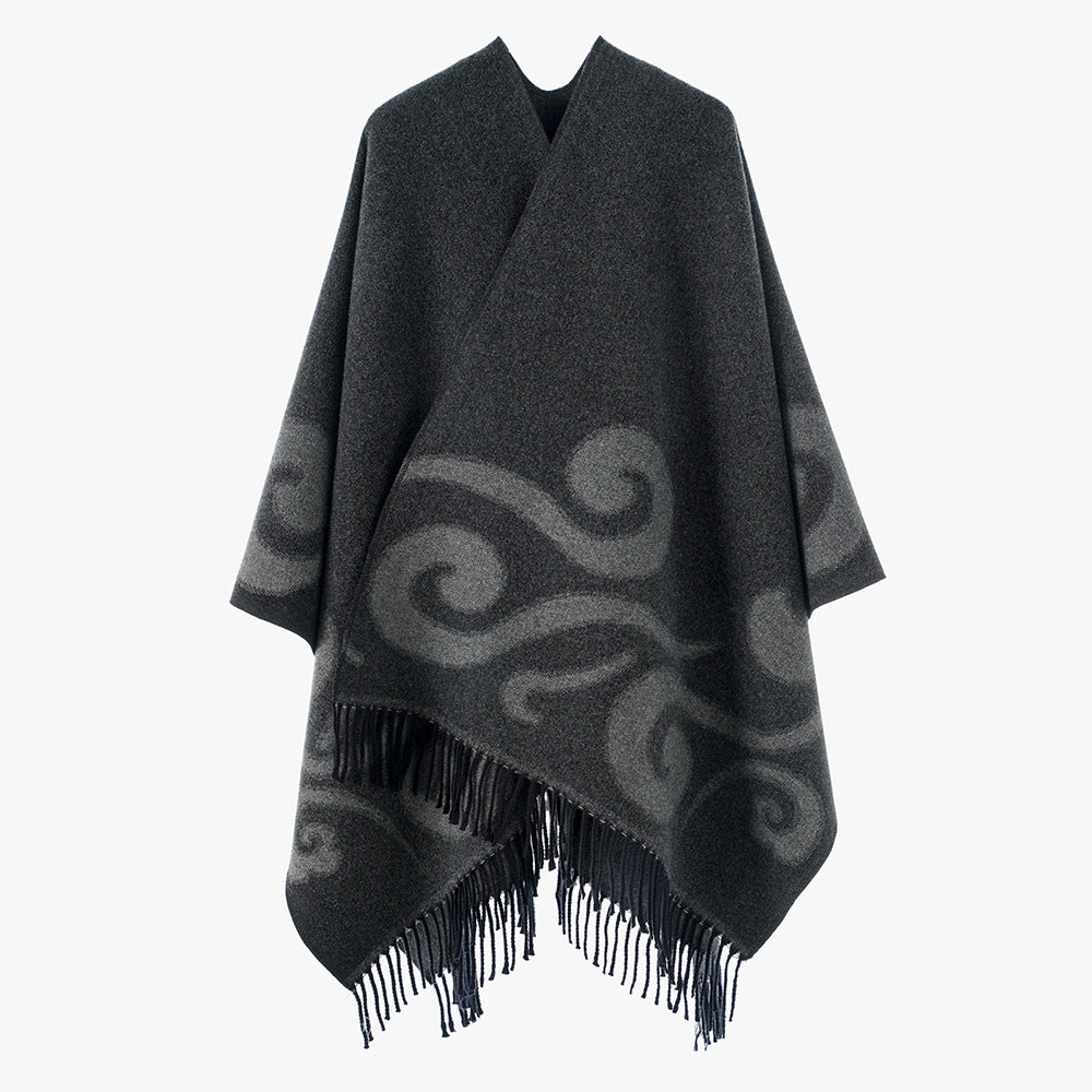 Damen Wollmix-Poncho mit Jacquard‑Wirbelmuster, V-Ausschnitt und Fransen – Avérine