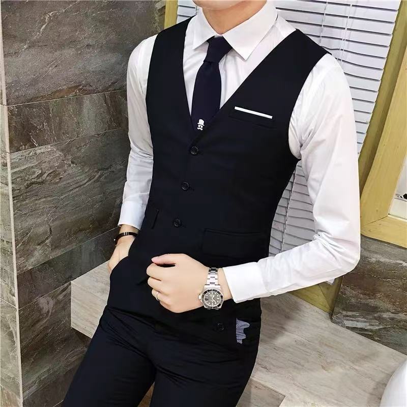 Herren eleganter Slim-Fit Anzug mit praktischen Taschen Echoarchiv