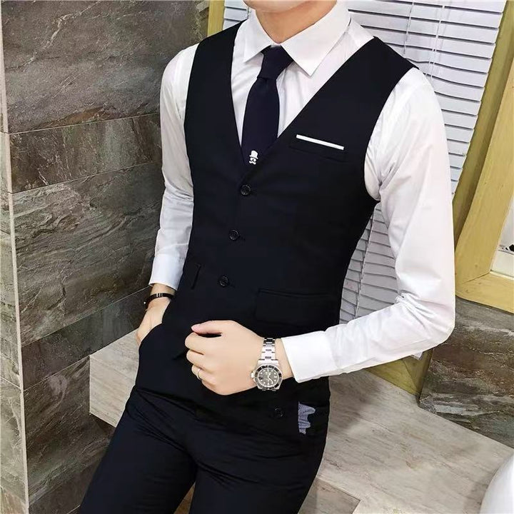 Herren eleganter Slim-Fit Anzug mit praktischen Taschen Echoarchiv