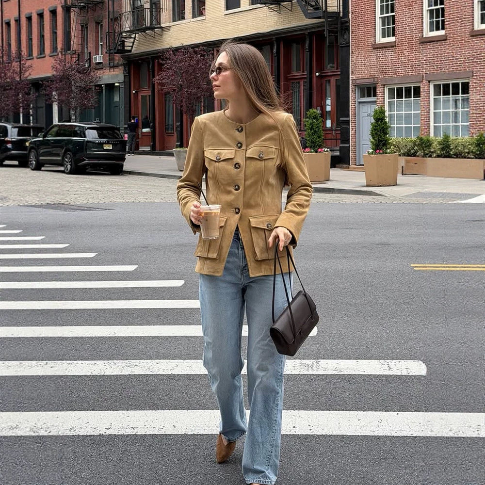 Damen Kurzjacke im Military-Utility-Stil mit aufgesetzten Pattentaschen und Rundhalsausschnitt Echoarchiv
