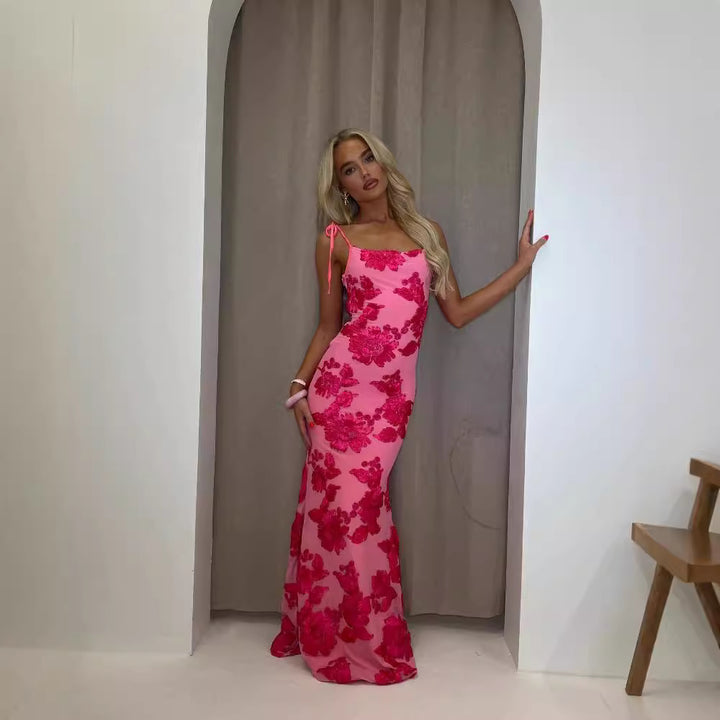 Damen Elegantes Blumenstickkleid mit trägerloser Silhouette Echo Archiv