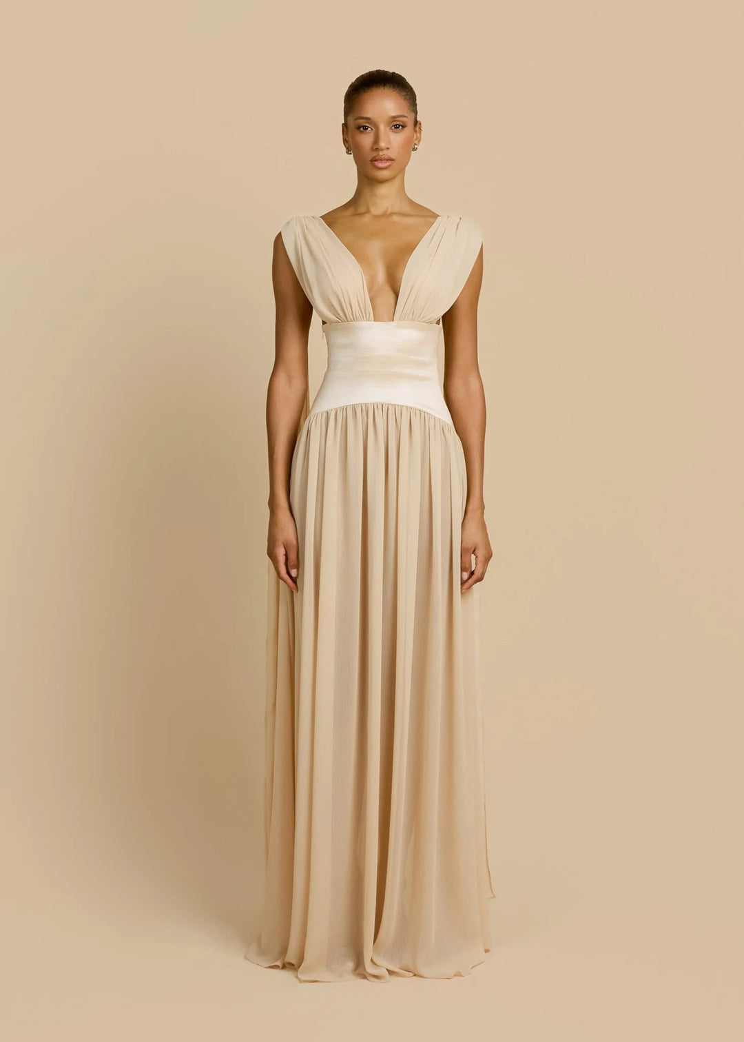 Damen Elegantes Langarm-Maxikleid mit tiefem V-Ausschnitt Echo Archiv