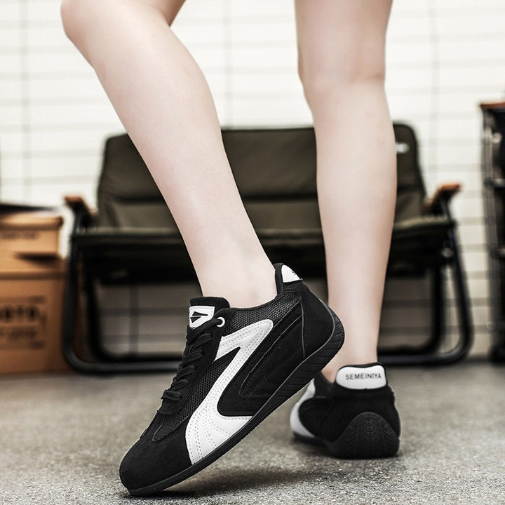 Damen retro-angehauchte Veloursleder-Sneaker mit atmungsaktivem Mesh-Einsatz und rutschfester Gummilaufsohle Echo Archiv