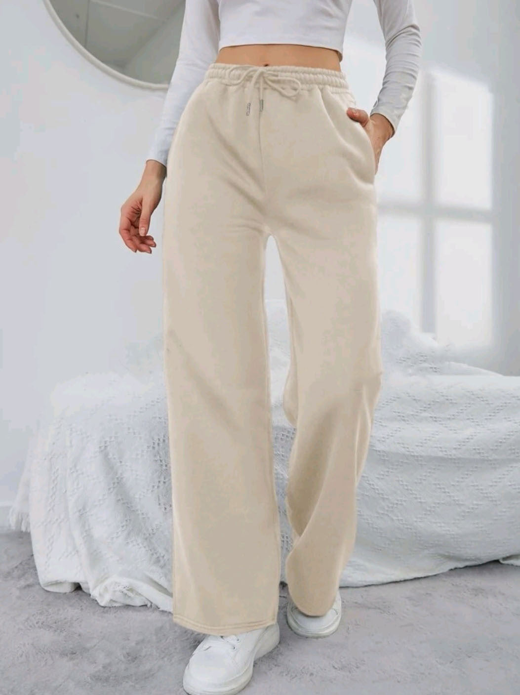 Damen nan High‑Waist Wide‑Leg Jogginghose mit elastischem Komfortbund, Kordelzug und tiefen Eingrifftaschen Echo Archiv