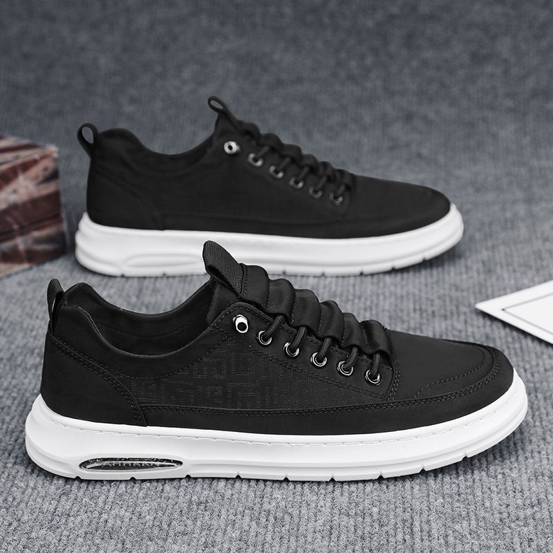 Herren Leichte Sneaker mit niedrigem Schnitt, geprägtem Muster, luftgepolsterter Sohle und gepolstertem Einstieg Echoarchiv