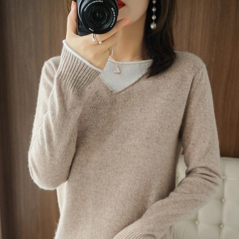 Damen Weicher V‑Ausschnitt-Pullover aus Kaschmir‑Look mit kontrastierter Kantenverzierung Echoarchiv