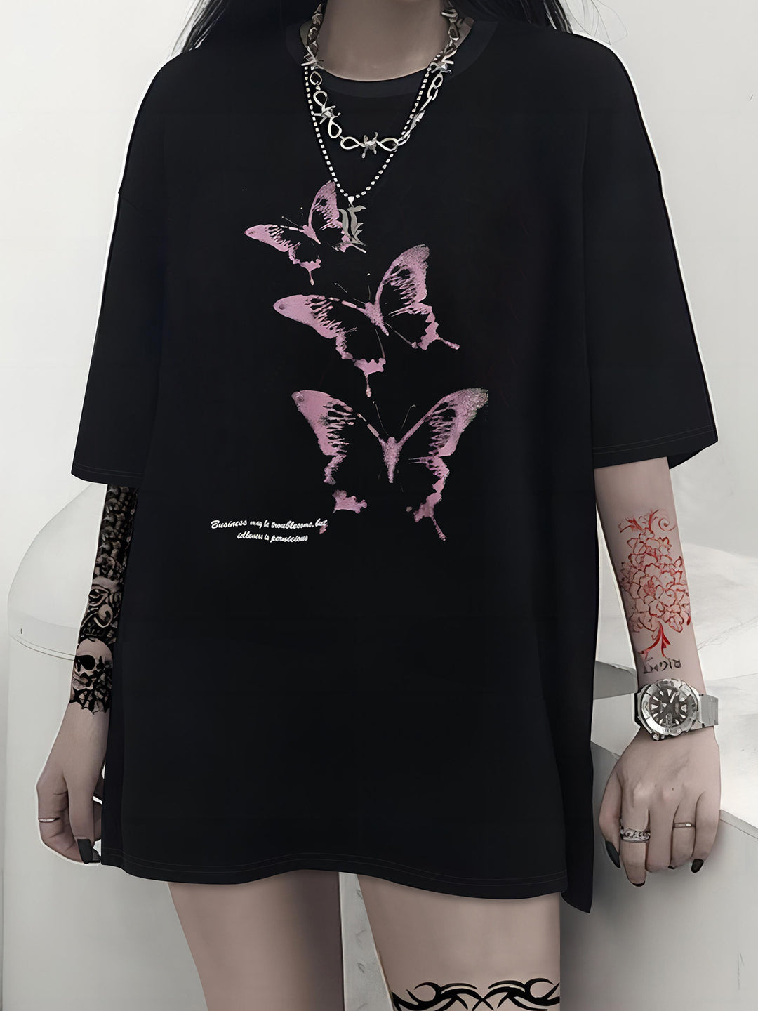 Damen T-Shirt mit kreativem Katzenmotiv und verspielter Schleife Echo Archiv
