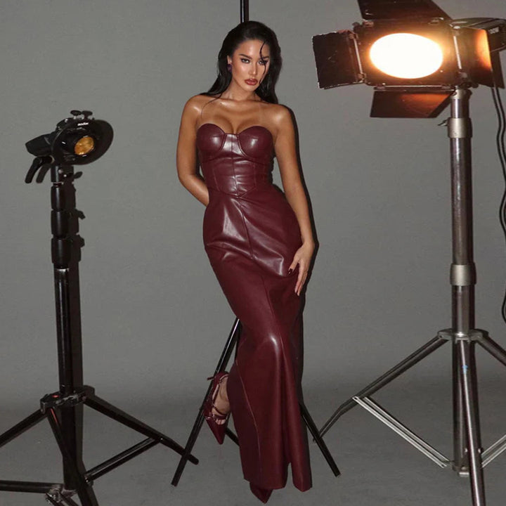 Damen figurbetontes Kunstlederkleid mit herzförmigem Ausschnitt und elegantem Schnitt Echo Archiv