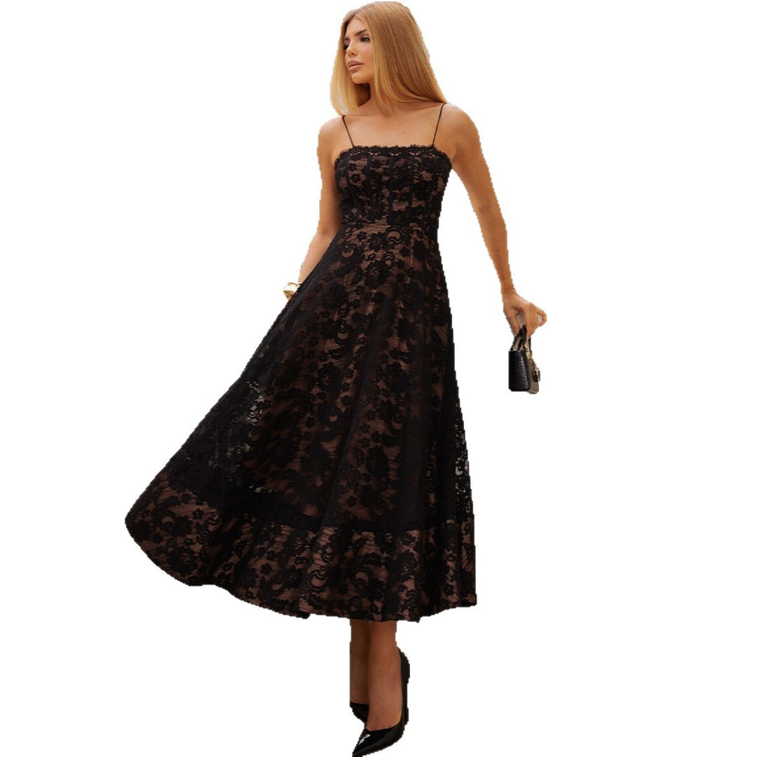 Damen Elegantes Maxikleid mit Spitzenverzierungen und Rüschensaum Echo Archiv